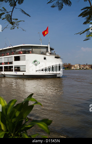 Dampfschiff auf dem Fluss Saigon in Ho-Chi-Minh-Stadt, Vietnam Stockfoto