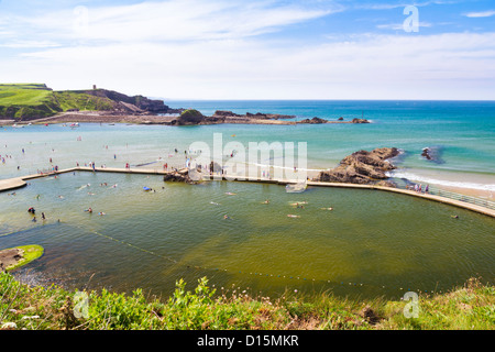 Die große Gezeiten Badebecken bei Bude North Cornwall England UK Stockfoto