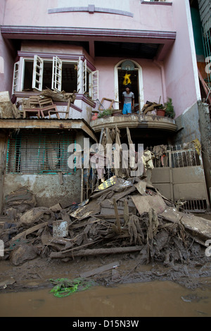 Acacia Street, Cagayan De Oro, Mindanao, Philippinen & Anschluss an tropischer Sturm Washi (PAGASA, Sendong). Stockfoto