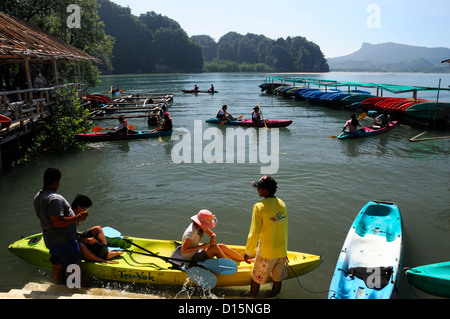 See-Kajak Kajak Ao Thalane Krabi Thailand Phang Nga Bucht Ao Nang Abenteuer Aktivität Stockfoto