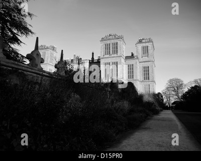 Hardwick Hall und Gärten, elisabethanischen Landhaus, Doe Lea, Chesterfield, Derbyshire, England, UK. Schwarz / weiß Stockfoto