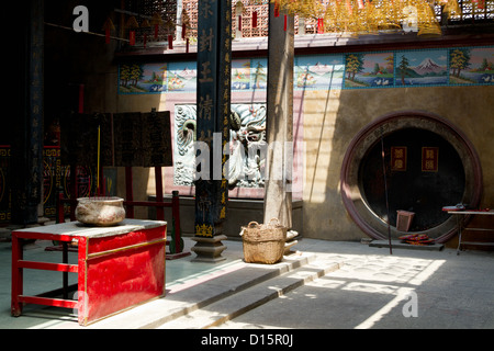 Im Inneren der Tempel Tam Son Hoi Quan in Ho-Chi-Minh-Stadt, Vietnam Stockfoto