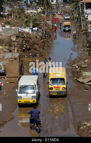 Acacia Street, Cagayan De Oro, Mindanao, Philippinen & Anschluss an tropischer Sturm Washi (PAGASA, Sendong). Stockfoto