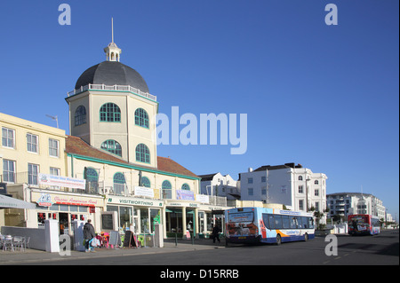 die Strandpromenade von Worthing auf der Küste von West sussex Stockfoto