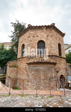 Antike arianischen Baptisterium in Ravenna, Italien Stockfoto