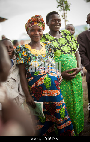 Schwangere Frauen in Kitugutu Dorf, Kyenjojo District, Uganda. Stockfoto