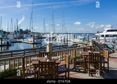 Bretts Wasserstraße Cafe an der Uferpromenade in historischen Fernandina Beach, Amelia Island, Florida, USA Stockfoto