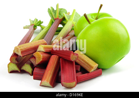 Äpfel und Rhabarber auf weiß Stockfoto