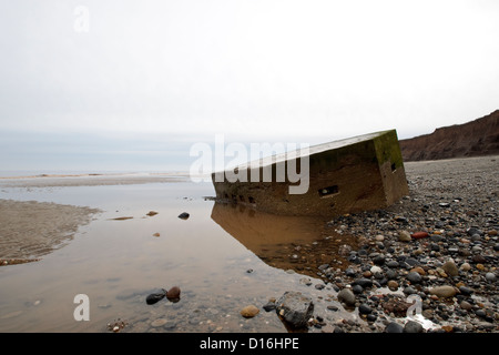 Verlassene 2. Weltkrieg Pillbox, Withernsea Strand, East Yorkshire, England Stockfoto