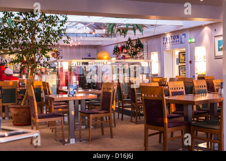 Torquay, Devon, England. 8. Dezember 2012.The Restaurant und Café im Binder Department Store. Stockfoto