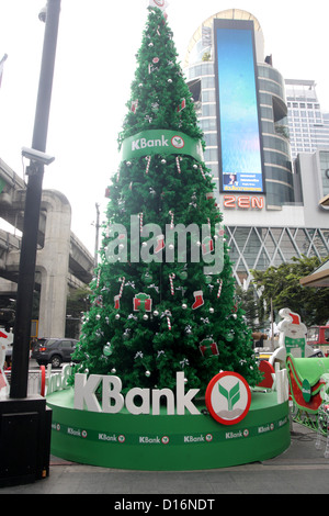 Christmas Tree 2013 auf Straße in Bangkok anzeigen Stockfoto