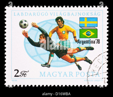 Briefmarke aus Ungarn mit Fußball-Spieler. Stockfoto