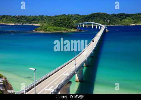 Tsunoshima Brücke in Shimonoseki, Präfektur Yamaguchi Stockfoto