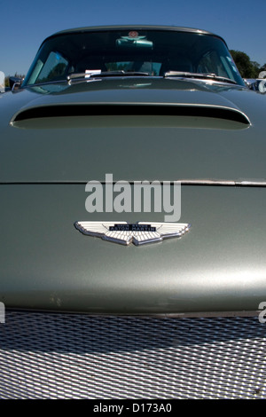 Die Front eines Oldtimers von Aston Martin. Stockfoto