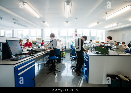 Aberystwyth University Computer Wissenschaft Abteilung nach der Schule TechnoCamp Robotik Workshop für weiterführende Schule Schüler UK Stockfoto