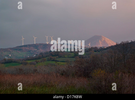 Italien, Kampanien, Salerno, Landschaft, äolisch Energie Turbinen Stockfoto