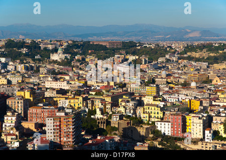 Materdel und anderen zentralen Stadtteil mit Palazzo Reale di Capodimonte in Neapel Hintergrund, Vomero, Stockfoto