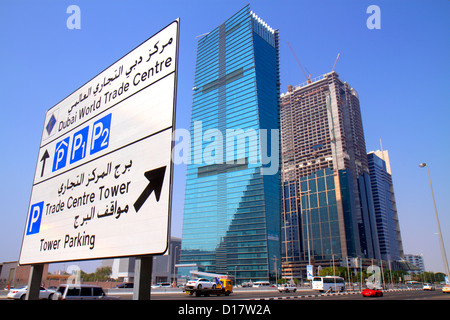 Dubai VAE, Vereinigte Arabische Emirate, Sheikh Zayed Road, Sama Tower, Duja Tower, unter neuem Baustellenbauer, Hochhaus Wolkenkratzer b Stockfoto