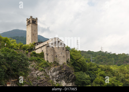 Die Pieve Sankt Syrus ist eine Kirche im Dorf Capo di Ponte, Valcamonica, Italien Stockfoto