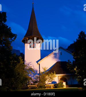 Lauterbrunnen Kirche bei Nacht Stockfoto