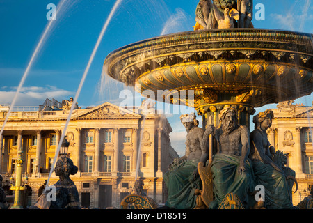 Fontaine des Fleuves - Brunnen der Flüsse am Place De La Concorde, Paris Frankreich Stockfoto