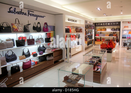 Dubai VAE, Vereinigte Arabische Emirate, Naher Osten, Dubai International Airport, Gate, Sheikh Rashid Terminal, Shopping Shopper Shopper Shop Shops Market Stockfoto