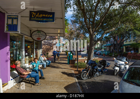 Cafe am Centre Street (die Hauptstraße) in der Innenstadt von Fernandina Beach, Amelia Island, Florida, USA Stockfoto