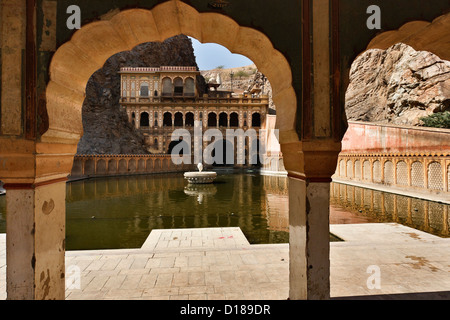 Indien, Rajasthan, Jaipur, eines der vielen hindu-Tempel in Galtaji, 11 km von Jaipur Stockfoto