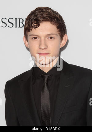 TOM HOLLAND LOS ANGELES PREMIERE von unmöglich LOS ANGELES Kalifornien USA 10. Dezember 2012 Stockfoto