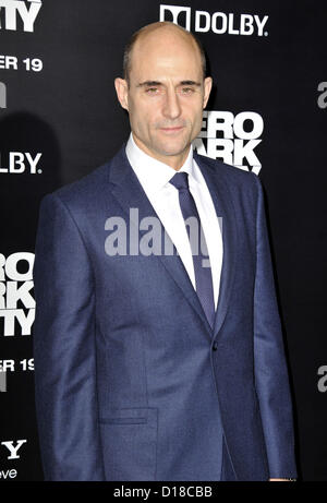 10. Dezember 2012 - Los Angeles, Kalifornien, USA - Mark Strong Teilnahme an LosAngeles Premiere '' Zero Dark Thirty '' im Dolby Theater in Hollywood, Kalifornien am 10. Dezember 2012 statt. 2012. (Kredit-Bild: © D. Long/Globe Photos/ZUMAPRESS.com) Stockfoto