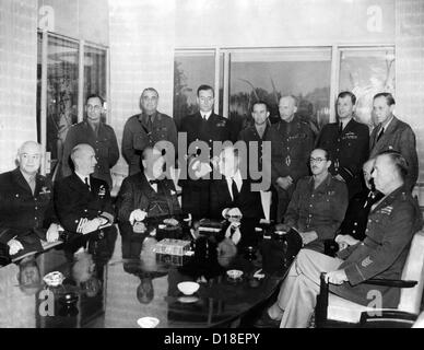 Alliierten Nationen Krieg Strategiekonferenz in Casablanca, Französisch-Marokko, 31. Januar 1943. L-R, sitzend: Generalleutnant Hap Arnold; Admiral Stockfoto