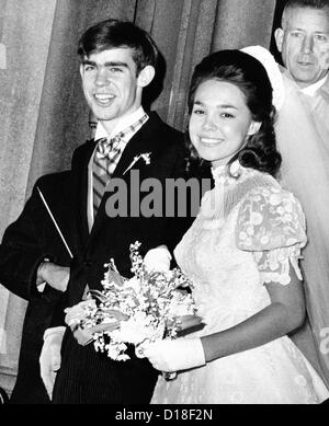 Hochzeit von Julie Nixon, David Eisenhower. Brautpaar aus Marmor Stiftskirche am 22. Dezember 1968 Stockfoto