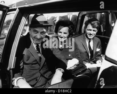 Präsident Lyndon Johnson Kampagnen in New York City mit Robert Kennedy. Der ehemalige Generalstaatsanwalt wurde für den US-Wahlkampf Stockfoto