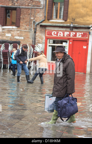 Hoher Wasserstand "Acqua Alta". Stockfoto