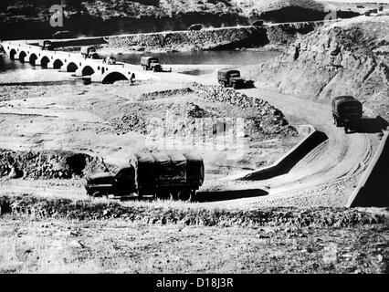 LKW-Konvoi in Iran mit Krieg liefert nach Russland. Die uns Lend-Lease-Programm zur Verfügung gestellt materiellen Unterstützung in den Vereinigten Stockfoto