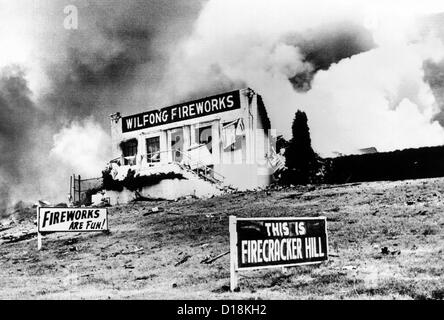 Die vordere Wand der Wilfong Fireworks Co., nachdem sie explodiert, 13 Personen, Fort Worth, Texas zu verletzen. 19. Juni 1953. Stockfoto