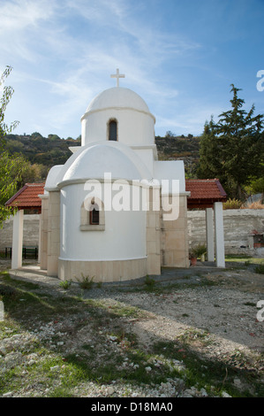 Kirche der Agia Mavri des 12. Jahrhunderts in den Wein Dorf Sonntag in der Region bekannt als Krasochoria nördlich von Lemesos Zypern Stockfoto