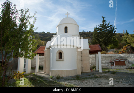 Kirche der Agia Mavri des 12. Jahrhunderts in den Wein Dorf Sonntag in der Region bekannt als Krasochoria nördlich von Lemesos Zypern Stockfoto