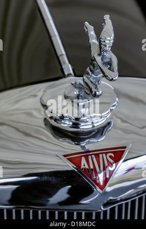 Close-up Motorhaube eines alten Alvis Autos Stockfoto