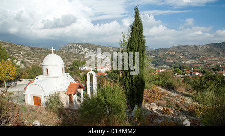 Kirche der Agia Mavri des 12. Jahrhunderts in den Wein Dorf Sonntag in der Region bekannt als Krasochoria nördlich von Lemesos Zypern Stockfoto