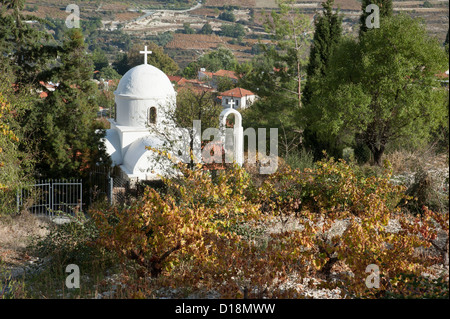 Kirche der Agia Mavri des 12. Jahrhunderts in den Wein Dorf Sonntag in der Region bekannt als Krasochoria nördlich von Lemesos Zypern Stockfoto