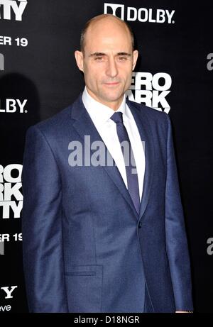 10. Dezember 2012 - Los Angeles, Kalifornien, USA - Mark Strong Teilnahme an LosAngeles Premiere '' Zero Dark Thirty '' im Dolby Theater in Hollywood, Kalifornien am 10. Dezember 2012 statt. 2012. (Kredit-Bild: © D. Long/Globe Photos/ZUMAPRESS.com) Stockfoto