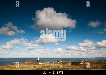 Fort Houmt Herbe und der Quesnard Leuchtturm auf Alderney, Kanalinseln Stockfoto