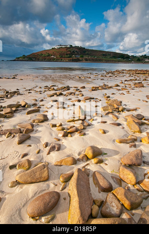 Blick Richtung Essex Burg Longis Strand auf Alderney, Kanalinseln Stockfoto