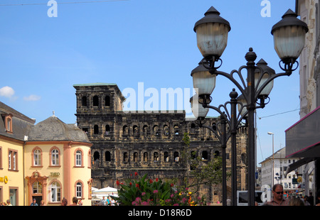 Rheinland-Pfalz, Trier, Hotels in der Altstadt, Porta Nigra, Stockfoto