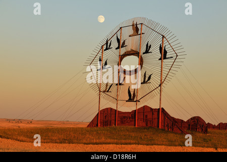 Gänse im Flug Skulptur auf dem verzauberten Highway in der Nähe von Dickinson, North Dakota, USA Stockfoto