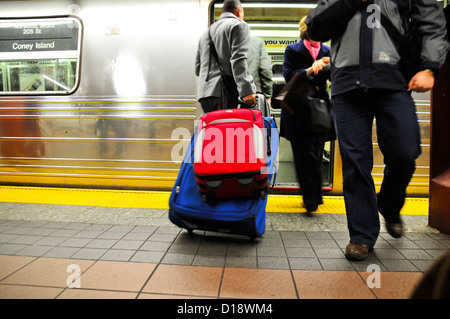 New York City Subway Plattform, 34th Street, Herald Square Bahnhof, Manhattan, USA Stockfoto