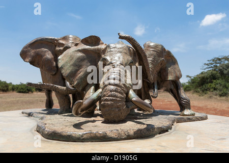 Denkmal für 1989 verbrennen von zehn Tonnen Elfenbein, mit kenianischen Präsidenten Daniel Arap Moi, Nairobi-Nationalpark, Kenia, Oktober 2012 Stockfoto