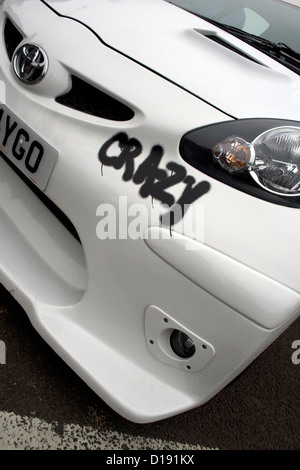 Ein Toyota Aygo Crazy parkten in einer Auto-Show. Stockfoto