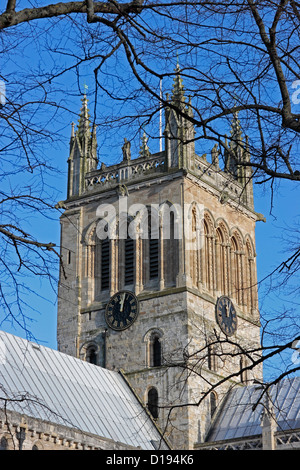 Selby Abbey Clock und Glockenturm um 12:00 Uhr Stockfoto